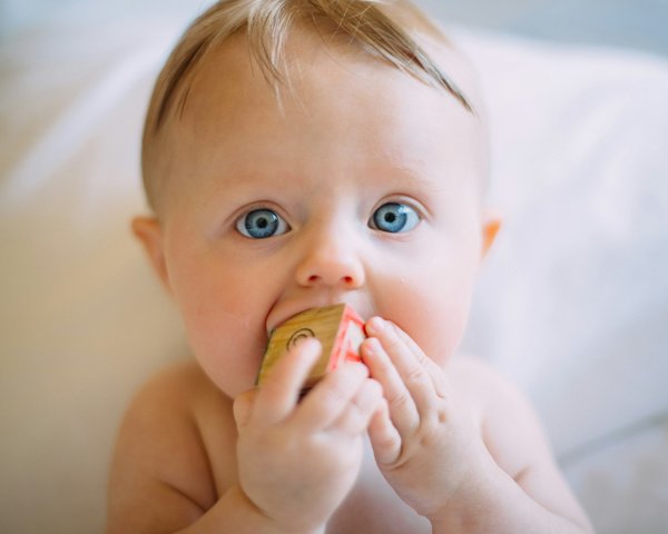 Which Natural Remedies Are Effective for Soothing Teething Pain in Babies?